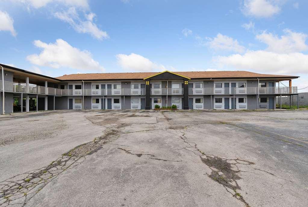 Super 8 By Wyndham Millbury/Toledo Hotel Ngoại thất bức ảnh
